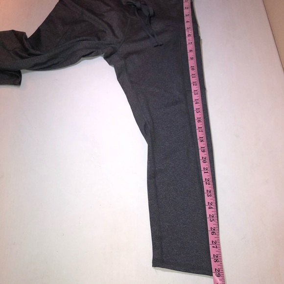 NYL Gray Athletic Cropped Leggings, EUC, Medium, pet/smoke free home - Picture 9 of 11